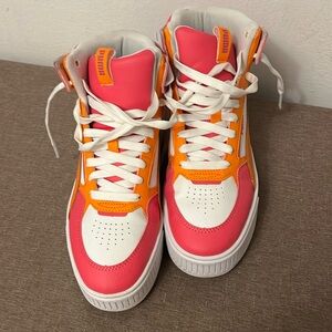 EUC Puma Girls Big Kid Karmen Rebelle Mid Sneakers Size 6.5